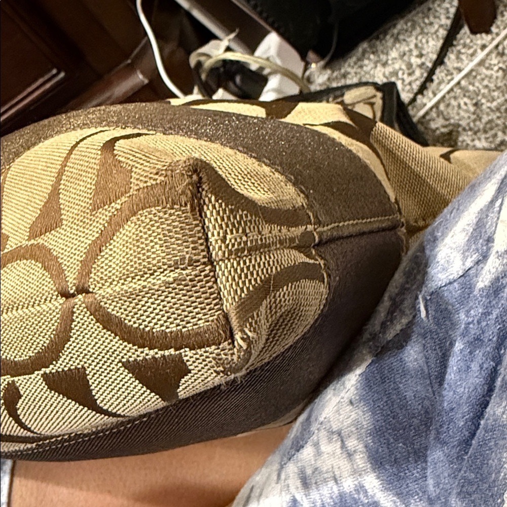 Coach Tan and Brown Signature Shoulder Bag gallery tote purse handbag designer - Picture 5 of 12